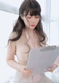 Coser小姐姐 白银81 NO.103 上司の意地悪[24P+1V／85.9MB]